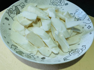 3、山药红豆糕,切小片，上锅蒸