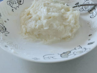 5、山药红豆糕,压成泥