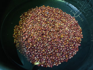 8、山药红豆糕,电饭煲按煮粥键