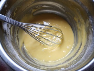 7、古早味蛋糕,拌好的面糊非常细腻