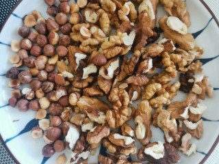 2、黑芝麻坚果酥,都取仁