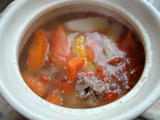 8、杂排三色汤,一道养生的杂排三色汤就好啦。冬天多喝哟。有利于身体健康！