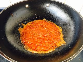 17、茄汁焖大虾,大火把茄汁炒匀