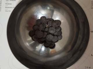 9、大黄蜂慕斯蛋糕,隔水融化黑巧克力