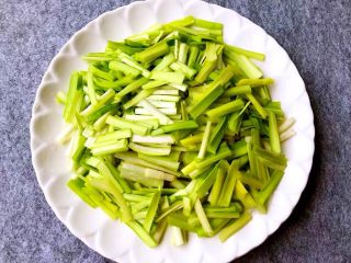 6、福州炒线面,韭黄洗净切段
