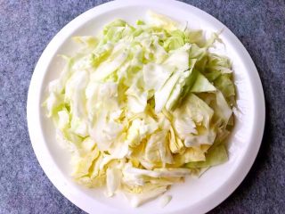 7、福州炒线面,包菜洗净切丝
