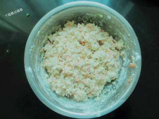 9、干炸蔬菜豆腐丸,搅拌均匀