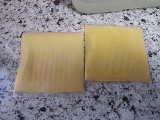 6、宝宝无糖奶酪棒,芝士片两片备用