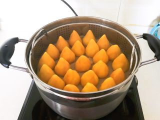 17、宝宝健康食谱  黄金小窝头,窝头蒸好了