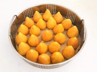 18、宝宝健康食谱  黄金小窝头,窝头出锅了