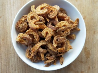 1、蒸蒸日上鲜美虾仁蒸冬瓜,虾仁洗净。