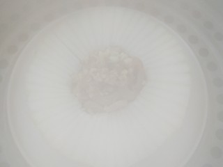 14、蒸蒸日上鲜美虾仁蒸冬瓜,蒸熟取出。