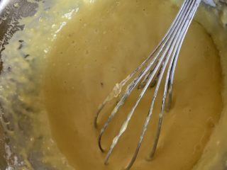 6、椰香戚风,搅拌均匀