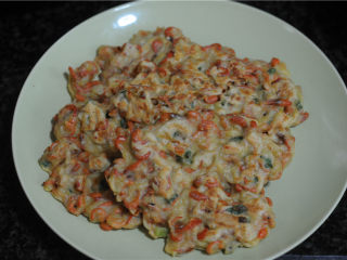 10、虾饼,盖上盖子，煎熟