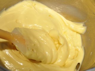 34、日式豆乳盒子蛋糕,混合好的豆乳酱光滑、细腻，呈浓稠状。