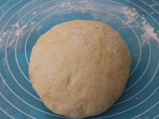9、红薯小面包,揉成面团