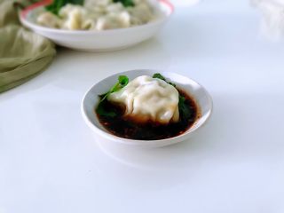 8、冬吃萝卜夏吃姜，不用医生开处方，胡萝卜白萝卜饺子吃起来,成品。