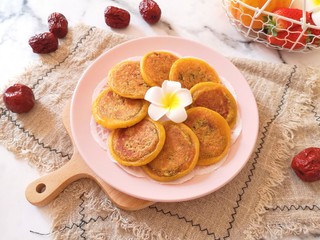 14、南瓜糯米饼,装盘。