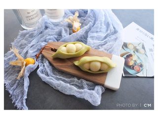 18、????豌豆荚小馒头????,豆子还可以一颗颗拿出来吃喔~