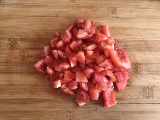 3、Q弹番茄糕,切成小块儿