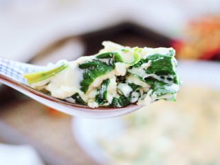 17、菠菜鸡蛋羹,吃上一口超满足，我家宝贝很喜欢。