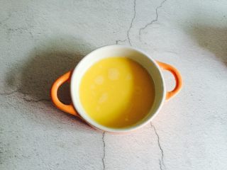 6、火龙果蒸蛋,静置片刻