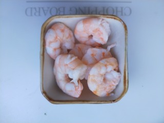 7、西兰花虾饼,虾仁煮熟，不要煮太久，不然会老。