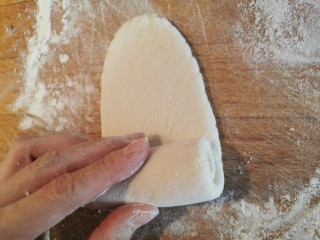 15、牛肉夹馍~自己活面烙白吉馍,从一头卷起来