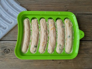 15、宝宝香肠,取出晾凉。
