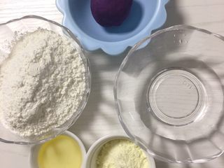 1、宝宝零食系列～旋风小饼干,先准备好材料