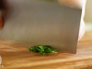 3、12m+米饭香肠,切碎~