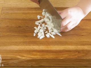 4、12m+米饭香肠,洋葱切碎