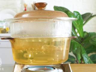 10、12m+米饭香肠,放入蒸锅,蒸十分钟~