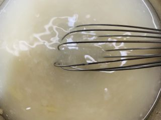 14、天意弄人永不放弃菠菜布丁蛋糕,搅拌均匀。