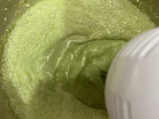 27、天意弄人永不放弃菠菜布丁蛋糕,再次搅拌。