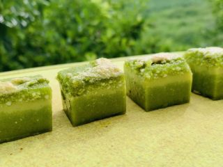 49、天意弄人永不放弃菠菜布丁蛋糕,层次丰富明显,比魔法蛋糕更细腻,我本来就想做魔法蛋糕来着。