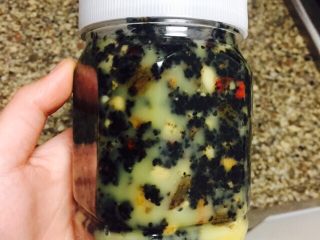 3、油醪糟,冷却后装盒。