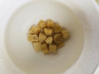 7、蔬菜虾仁粥（2-3人份）,干贝洗净浸泡半小时