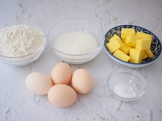 1、柠檬玛德琳蛋糕,准备好材料