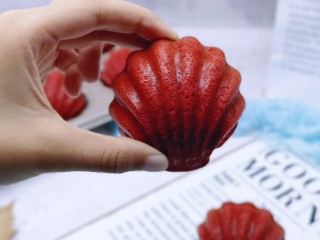 16、红丝绒玛德琳蛋糕,宝贝等不及了！正好给我做个手模！哈