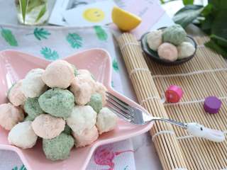 8、多彩小丸子,嫩嫩的丸子，宝宝好咀嚼不说，还营养呢。