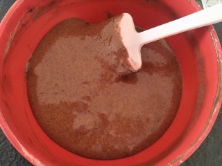 7、最“柔软”纸杯蛋糕☕—爆浆巧克力,刮刀搅拌均匀待用