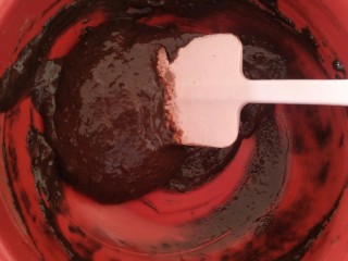 22、最“柔软”纸杯蛋糕☕—爆浆巧克力,搅拌一起。