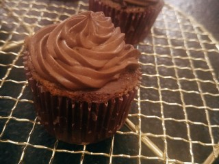 43、最“柔软”纸杯蛋糕☕—爆浆巧克力,一个小杯子蛋糕。cupcake????配一杯下午茶。