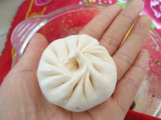 11、#辅食计划#香软流汁~牛肉蒸包,像平常包包子那样包好就可以了