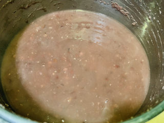 7、自制“红豆沙”馅,红豆非常软烂了;