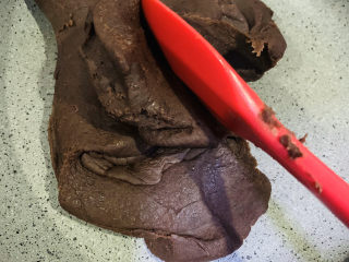 16、自制“红豆沙”馅,炒到可以随意翻拌;