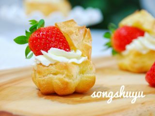 14、草莓泡芙,成品。