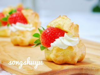 15、草莓泡芙,成品。
