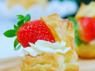 16、草莓泡芙,成品。